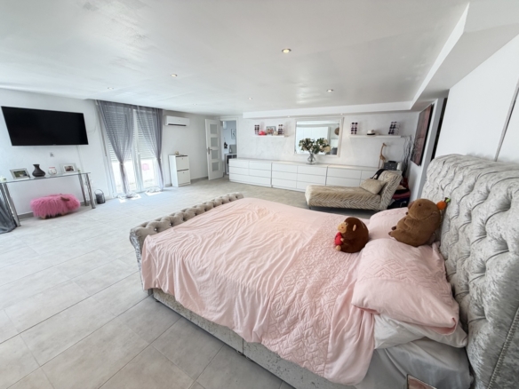 3 Bedroom Property in San Miguel De Salinas
