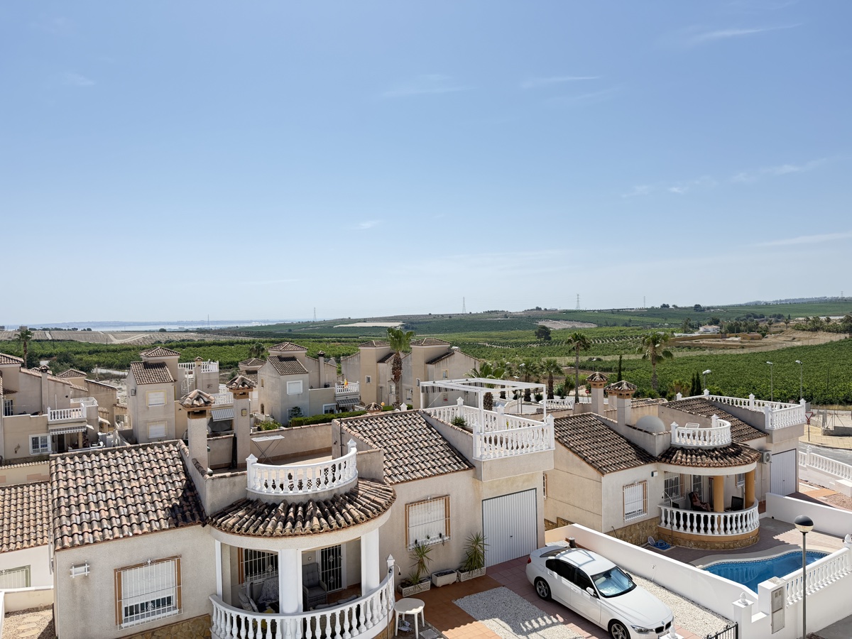 3 Bedroom Property in San Miguel De Salinas