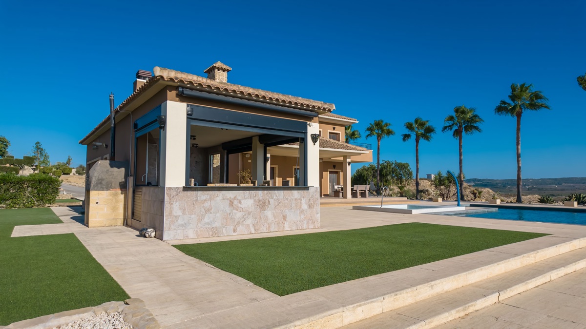 6 Bedroom Property in Torremendo