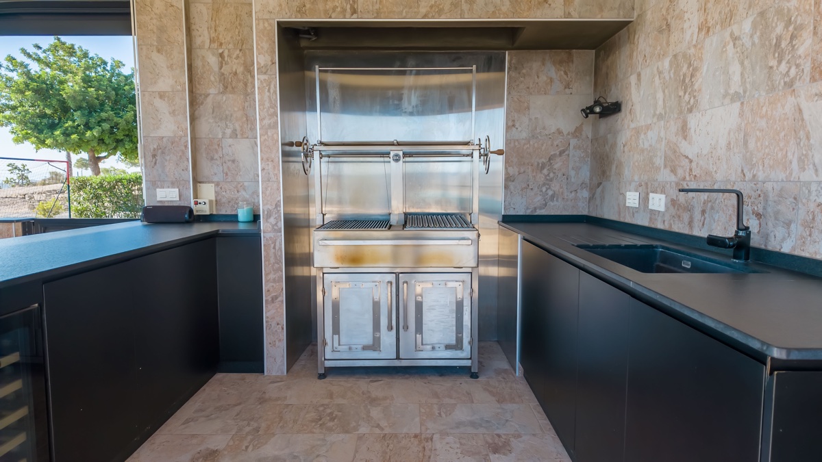 6 Bedroom Property in Torremendo