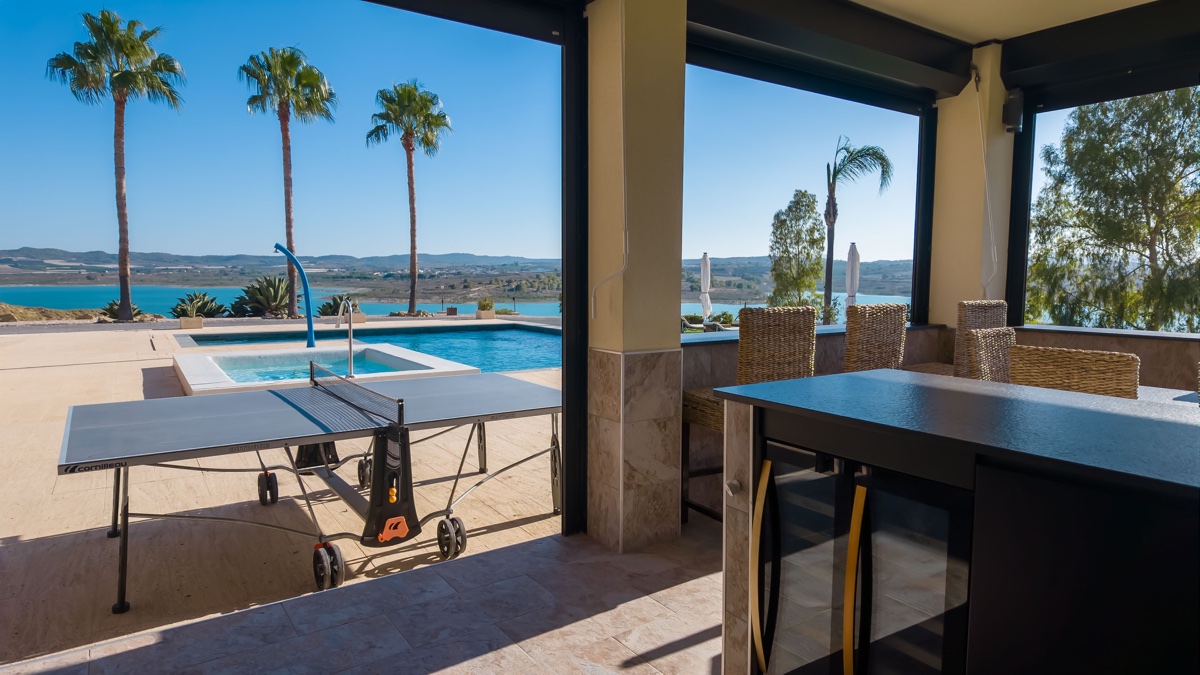 6 Bedroom Property in Torremendo