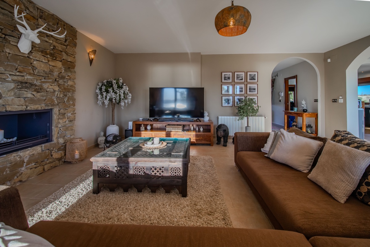 6 Bedroom Property in Torremendo
