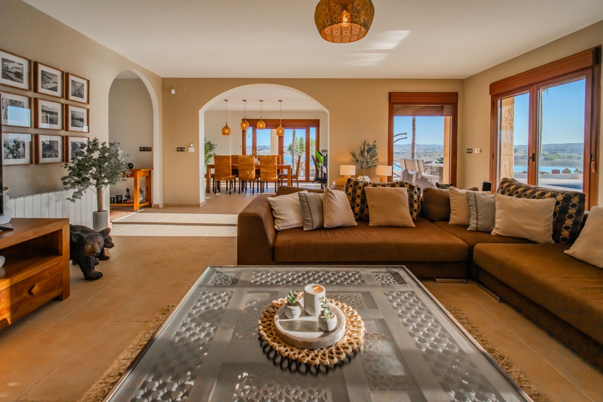 6 Bedroom Property in Torremendo