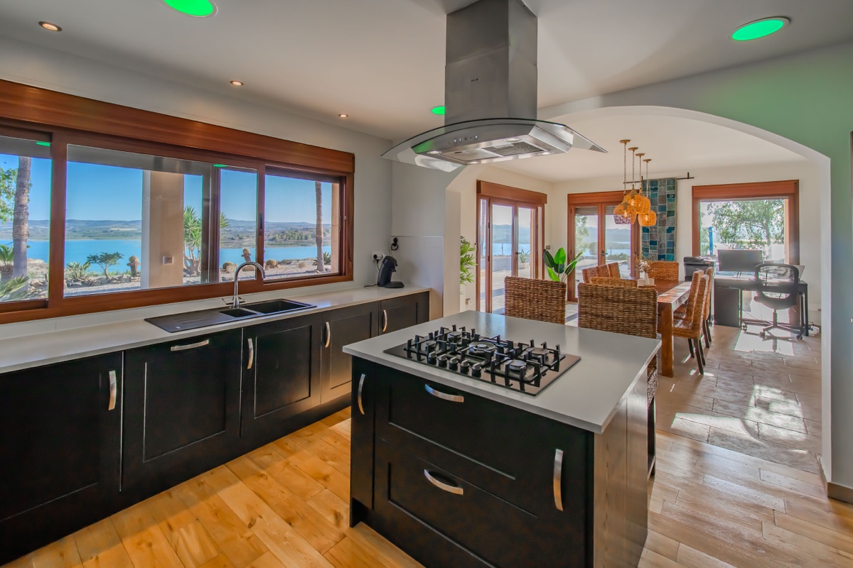 6 Bedroom Property in Torremendo