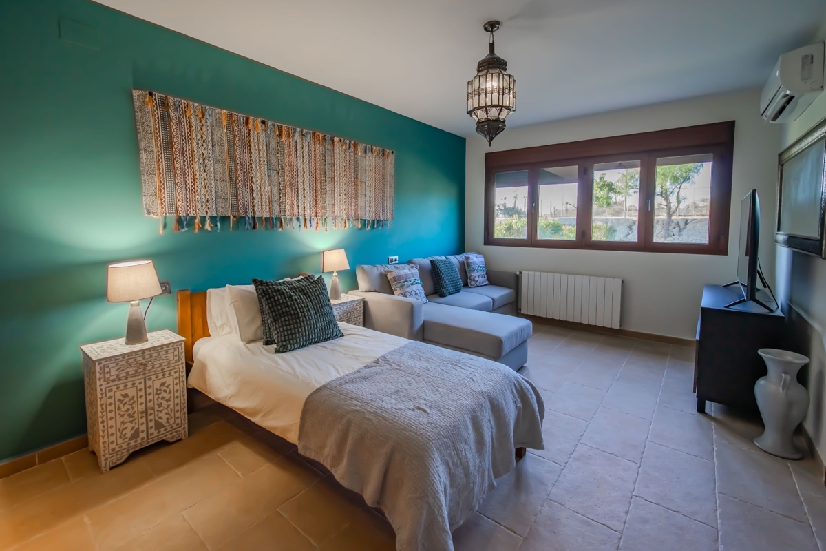6 Bedroom Property in Torremendo