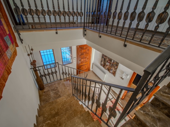 6 Bedroom Property in Torremendo