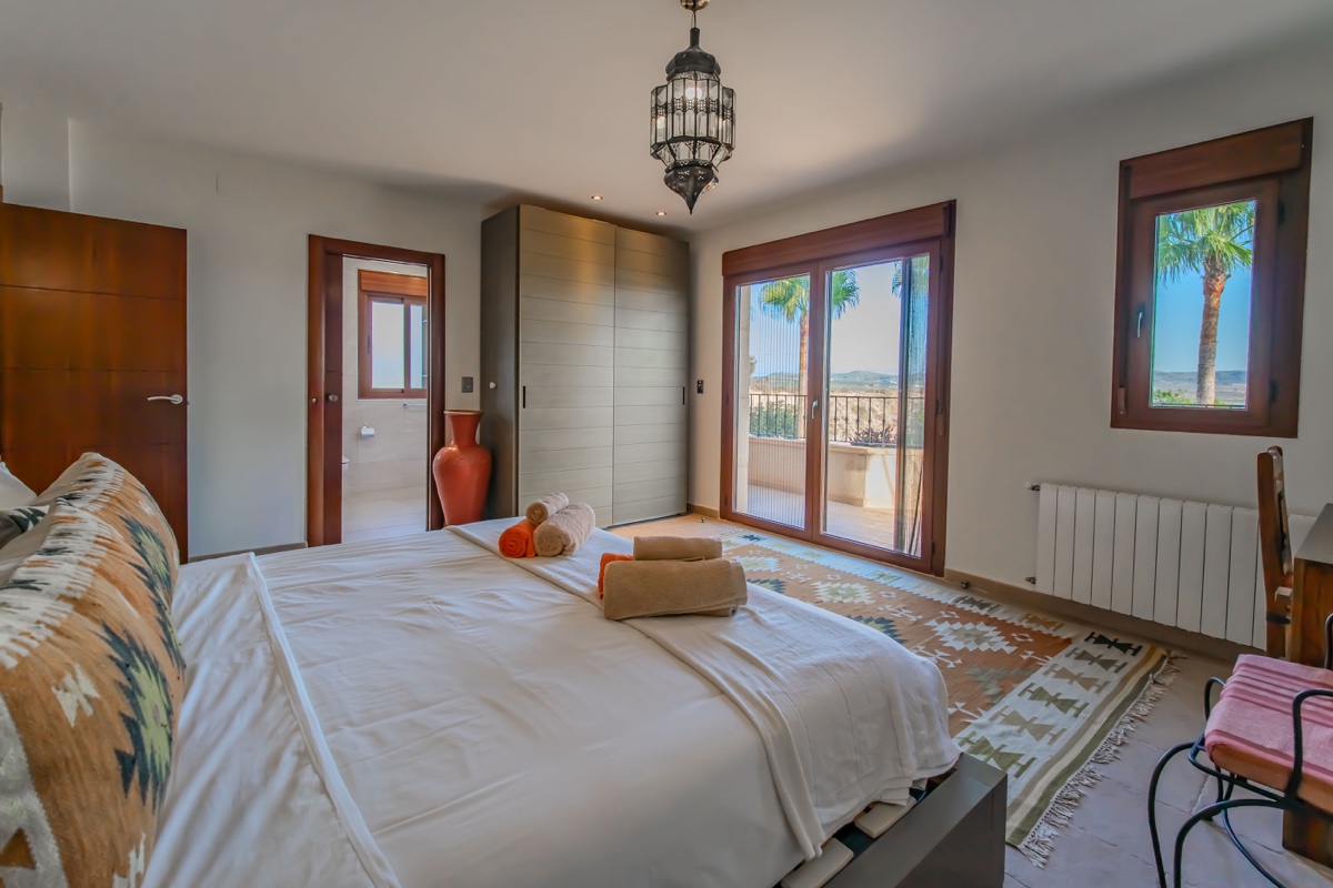 6 Bedroom Property in Torremendo