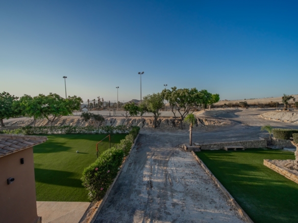 6 Bedroom Property in Torremendo