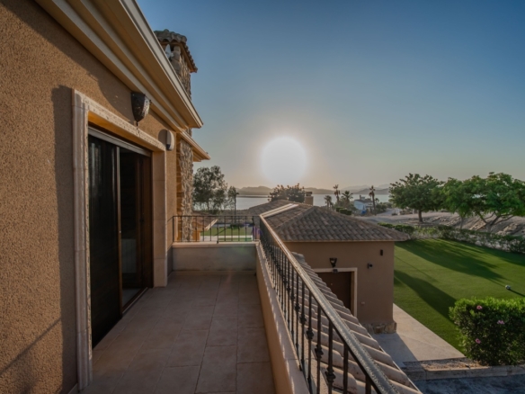 6 Bedroom Property in Torremendo