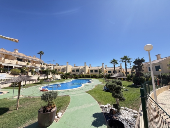 2 Bedroom Property in Campoamor Golf