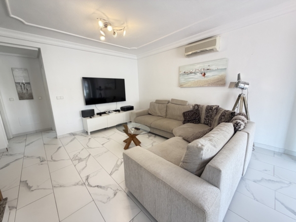 5 Bedroom Property in Villamartin
