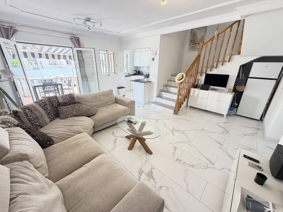5 Bedroom Property in Villamartin