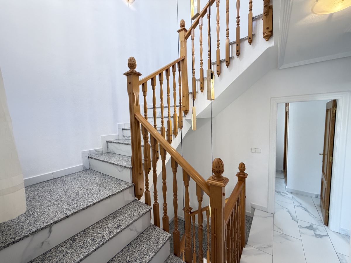 5 Bedroom Property in Villamartin