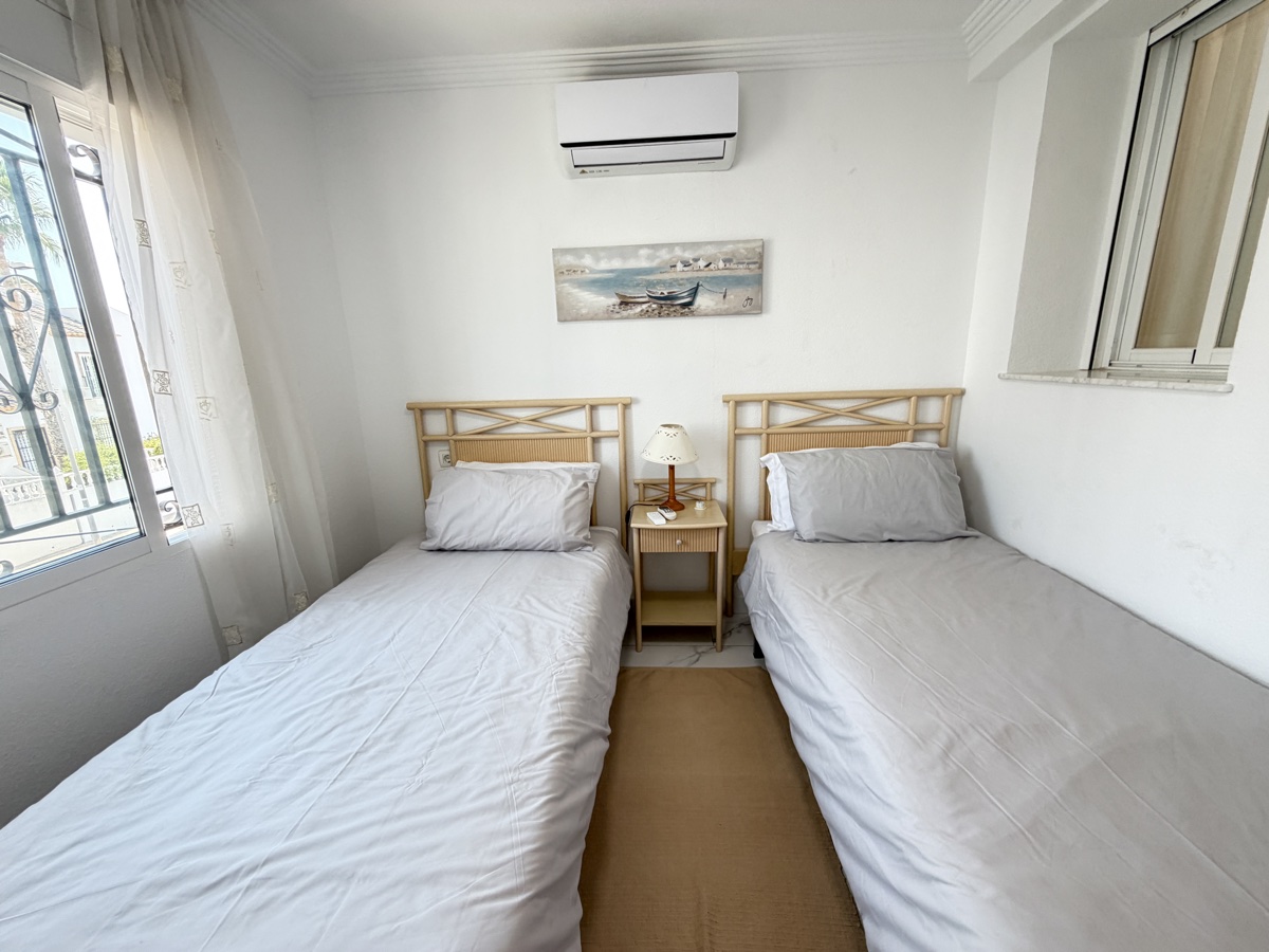5 Bedroom Property in Villamartin