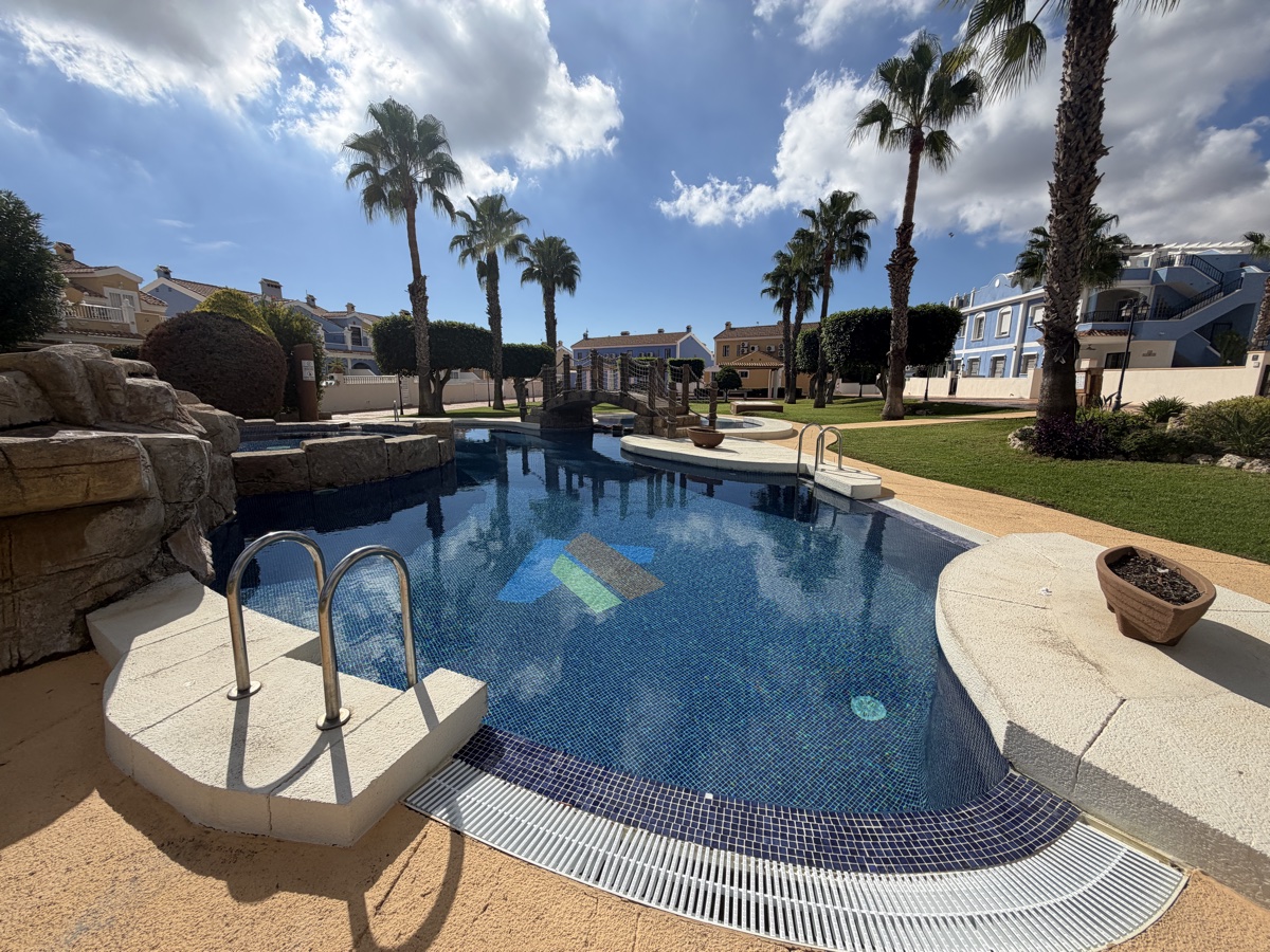 2 Bedroom Property in Lomas De Cabo Roig