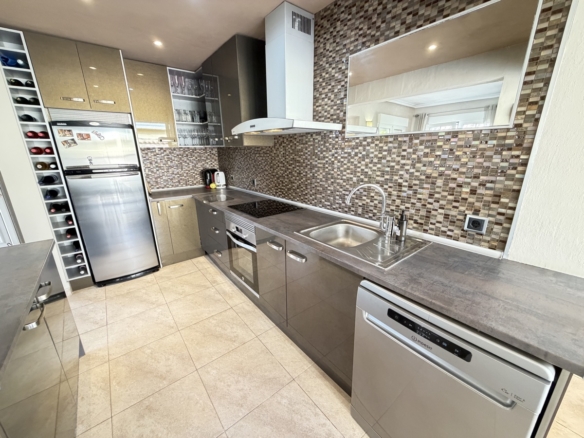 4 Bedroom Property in Cabo Roig