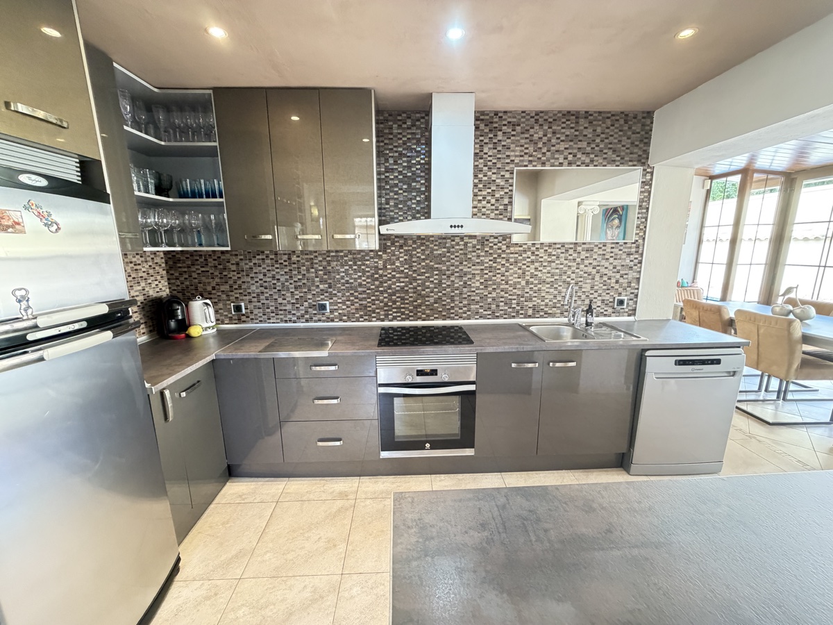4 Bedroom Property in Cabo Roig
