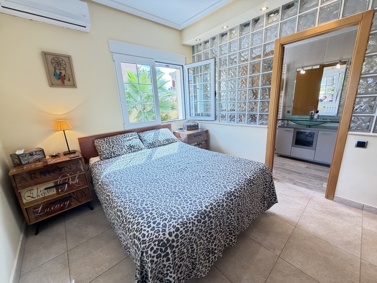 4 Bedroom Property in Cabo Roig