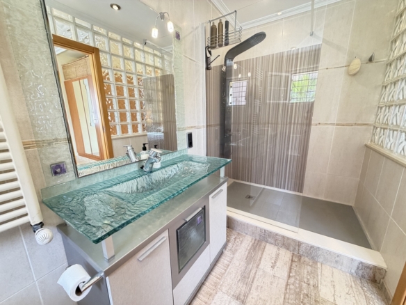 4 Bedroom Property in Cabo Roig