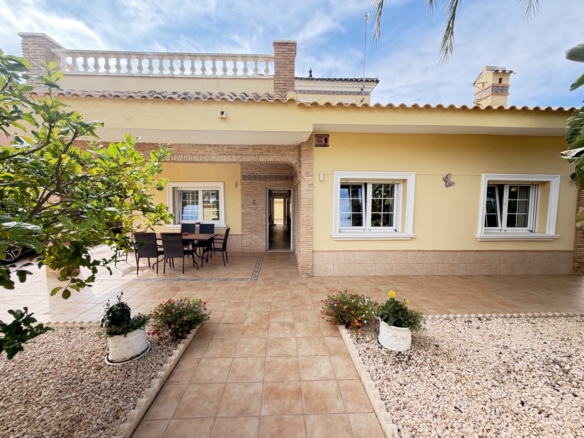 4 Bedroom Property in Cabo Roig