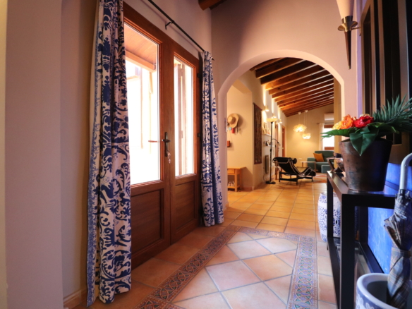 7 Bedroom Property in Catral