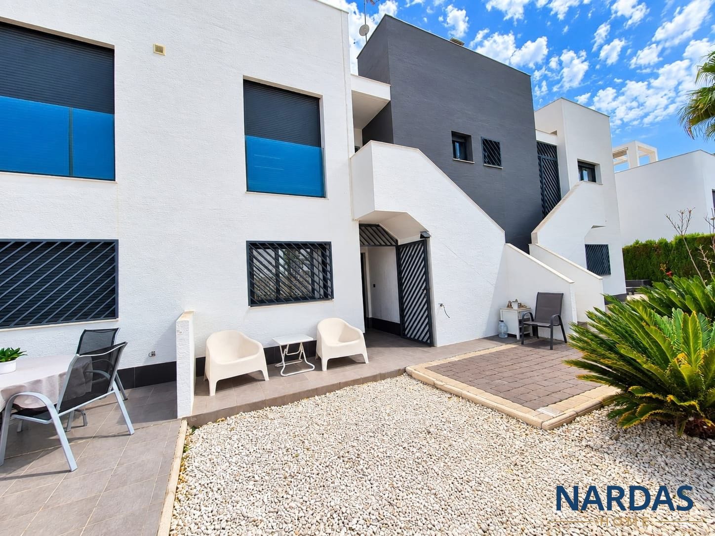 2-BED 2-BATH GROUND FLOOR APARTMENT JUST 80M FROM LA ZENIA BOULEVARD
