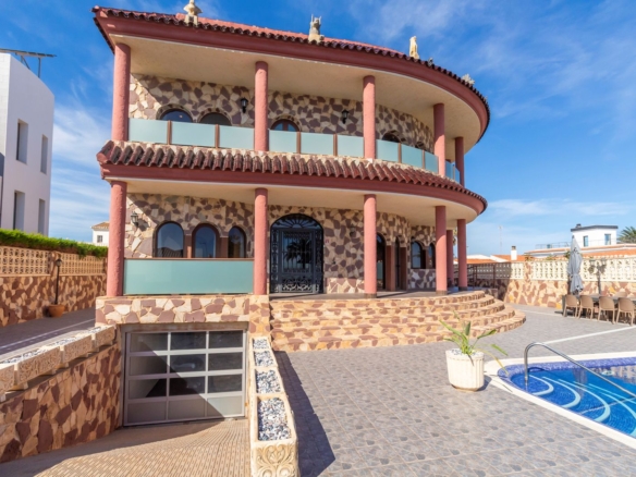 4 Bedroom Property in La Zenia