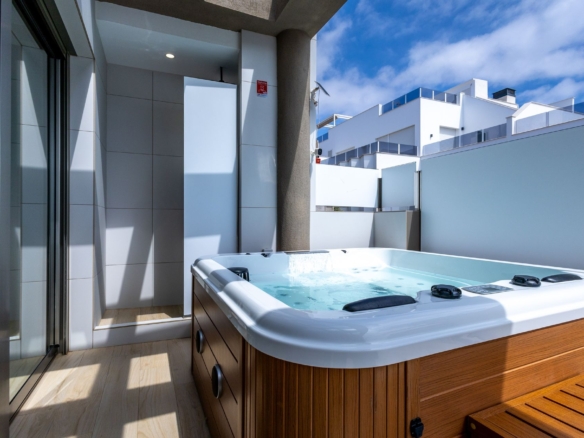 4 Bedroom Property in Torrevieja