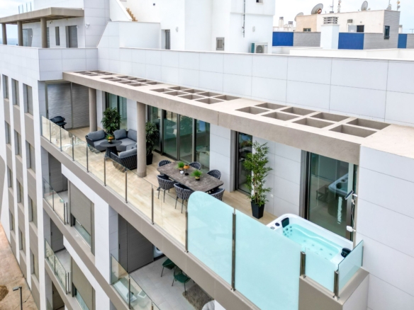 4 Bedroom Property in Torrevieja