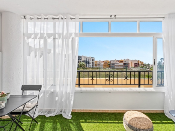 2 Bedroom Property in Playa Flamenca