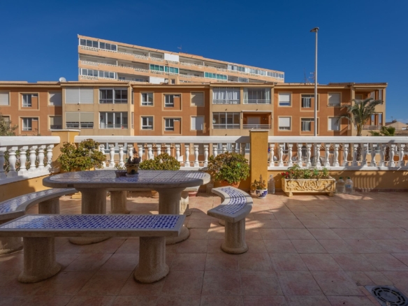 4 Bedroom Property in La Mata