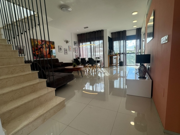 3 bedroom Penthouse for sale in Villamartín