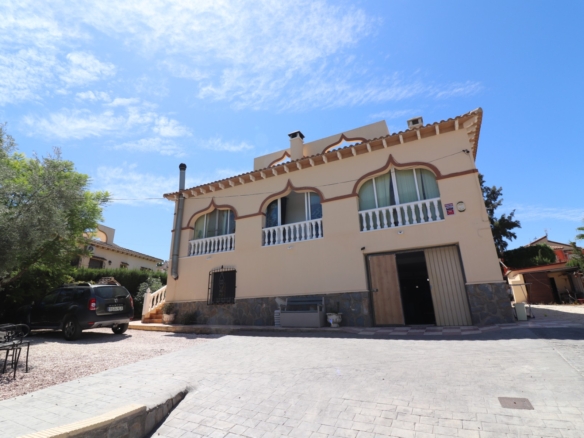 5 Bedroom Property in Algorfa