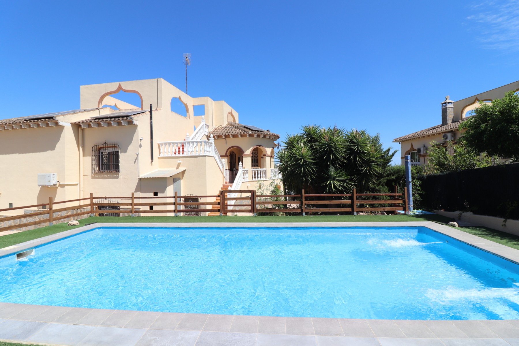 5 Bedroom Property in Algorfa
