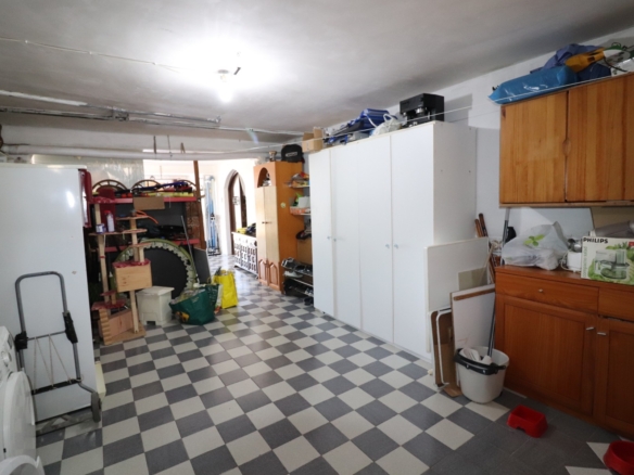 5 Bedroom Property in Algorfa