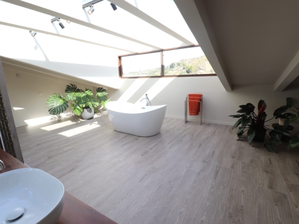 5 Bedroom Property in Aspe