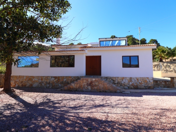 5 Bedroom Property in Aspe