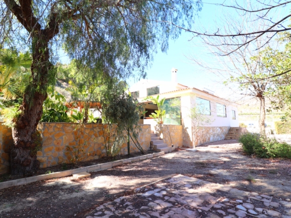 5 Bedroom Property in Aspe