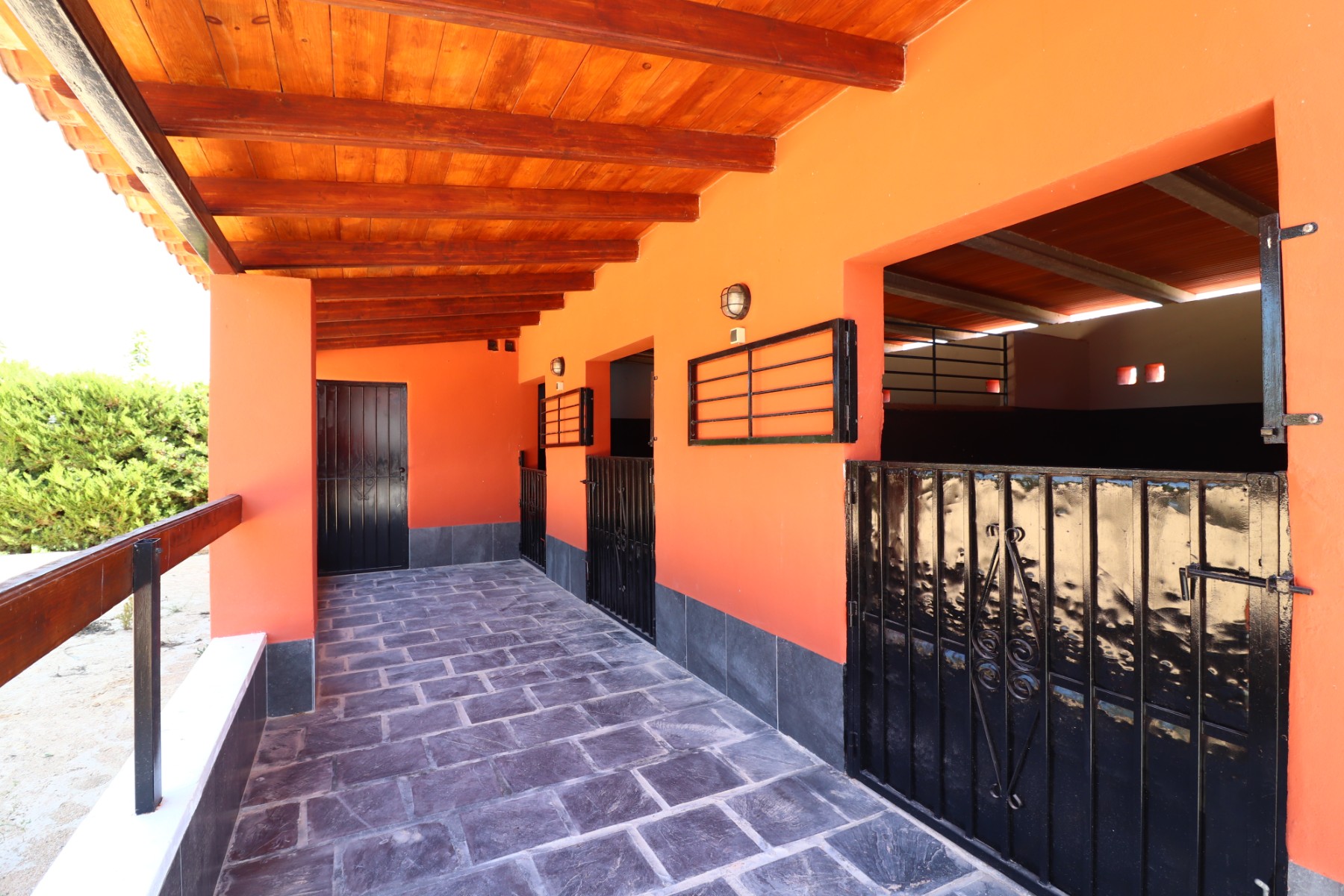 6 Bedroom Property in Heredades