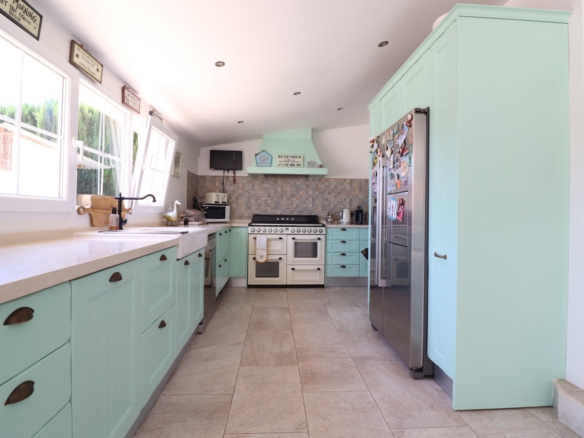 6 Bedroom Property in Heredades