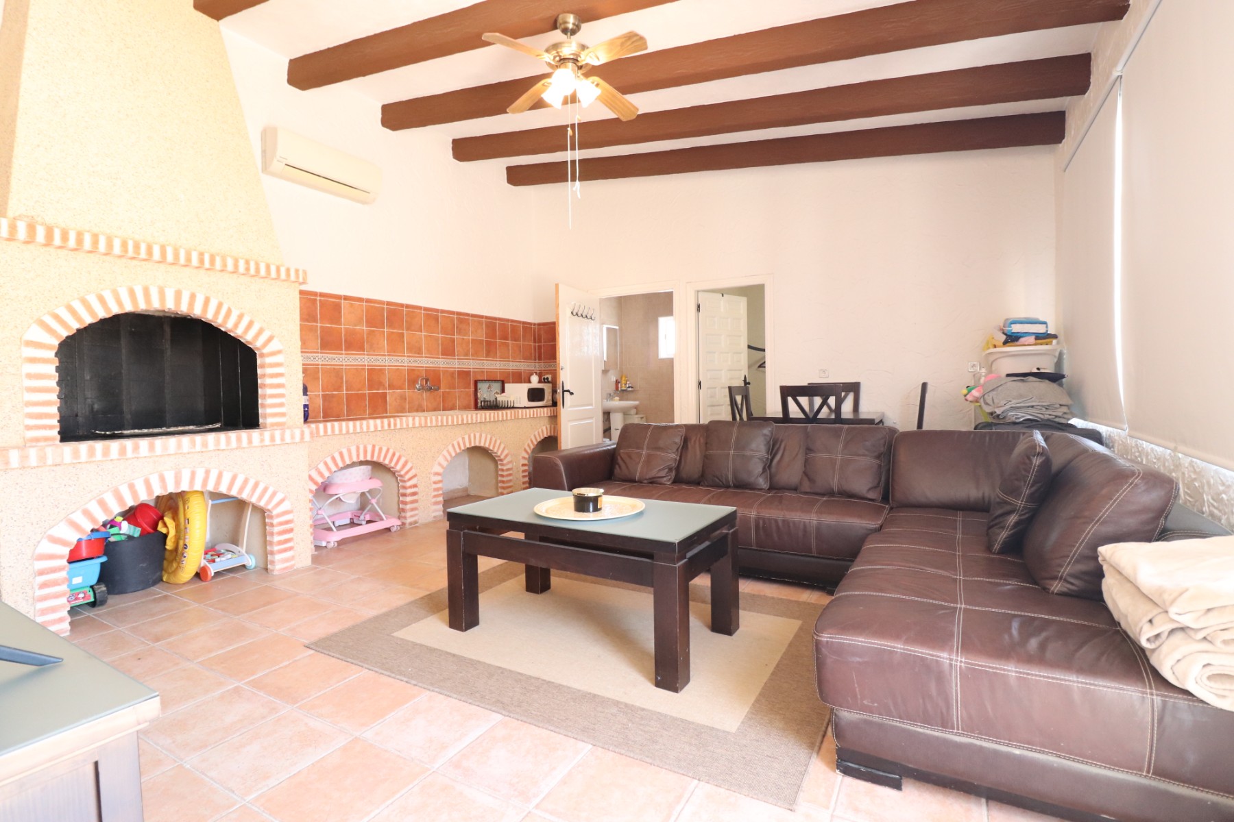 6 Bedroom Property in Heredades