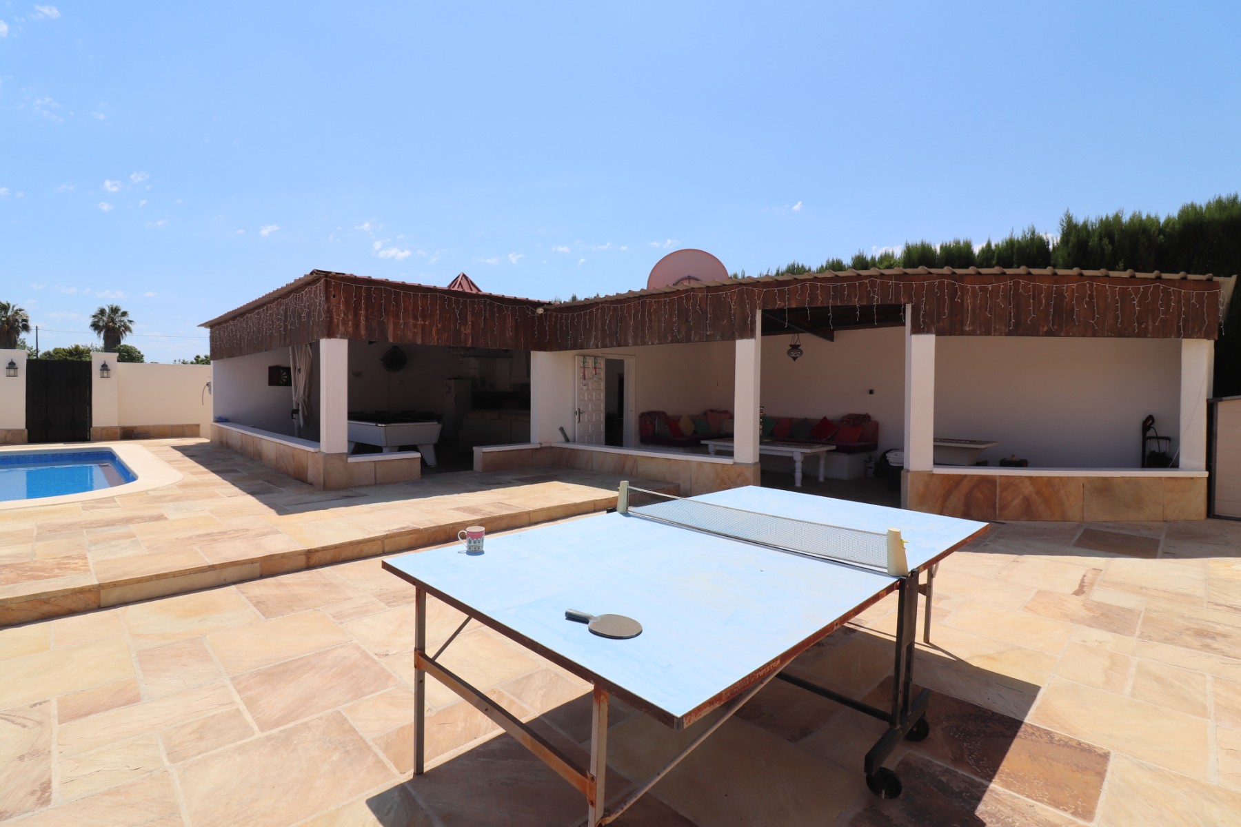 6 Bedroom Property in Heredades