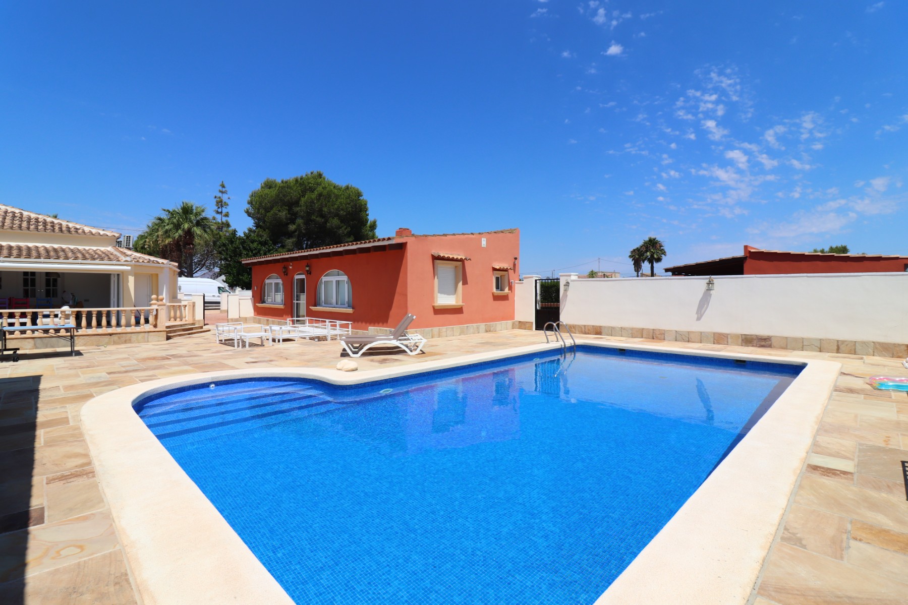 6 Bedroom Property in Heredades