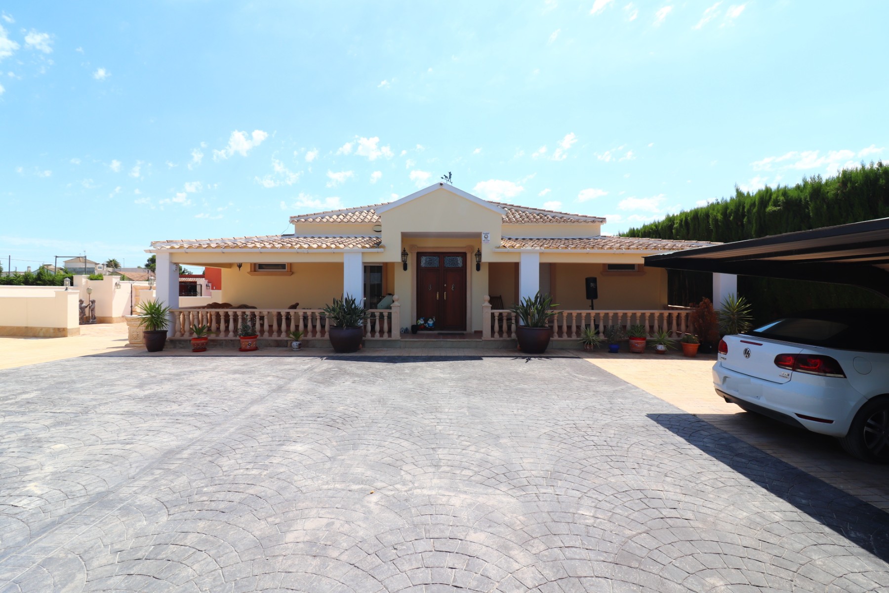 6 Bedroom Property in Heredades