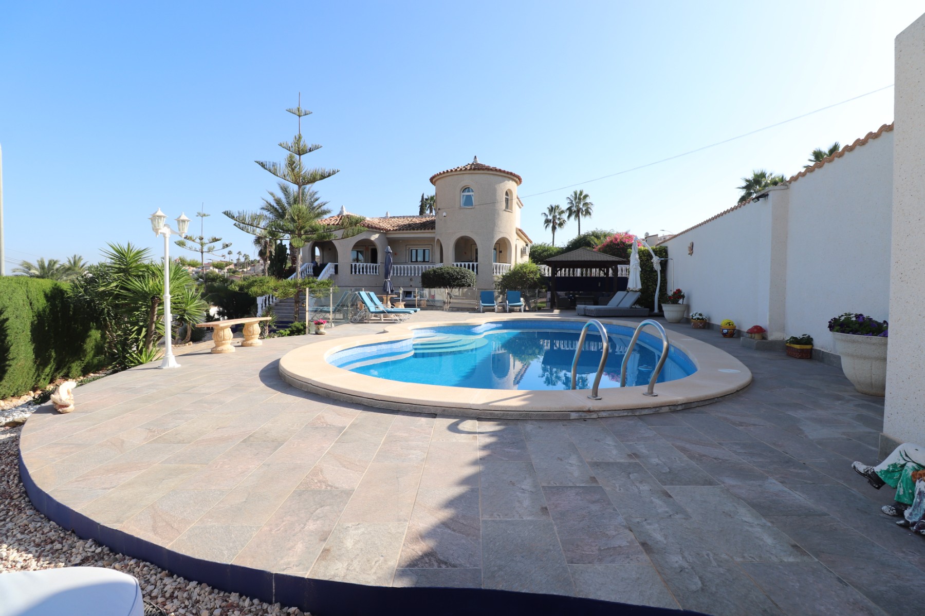 5 Bedroom Property in Algorfa