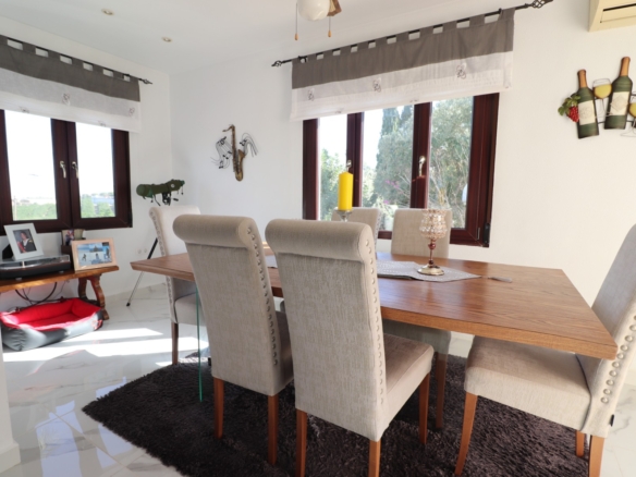 5 Bedroom Property in Algorfa