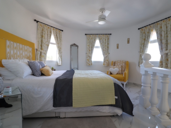 5 Bedroom Property in Algorfa