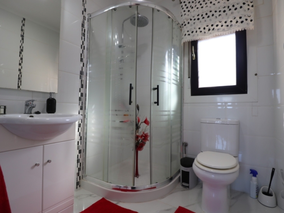 5 Bedroom Property in Algorfa