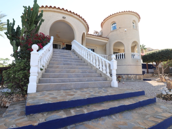 5 Bedroom Property in Algorfa