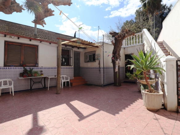 5 Bedroom Property in Heredades